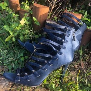 Kendall+Kylie Women’s Giaa 5 Satin Open Toe shoes